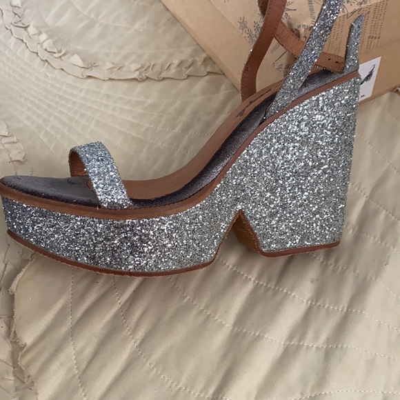 Free People Silver Sparkling Platforms Never Worn Sz 39 - Picture 3 of 5